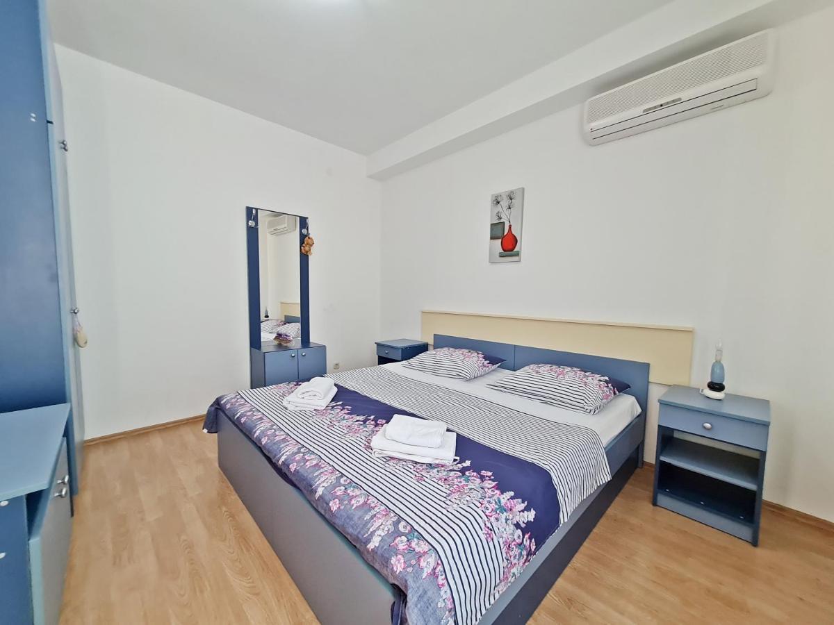 Rooms And Apartments Porat Stobrec Exterior photo